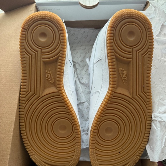 Nike Air Force 1 07 - Picture 3 of 4